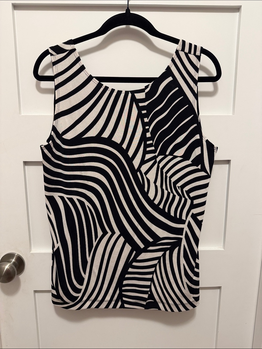 Chico's Black and White Abstract Stripe Tank Top